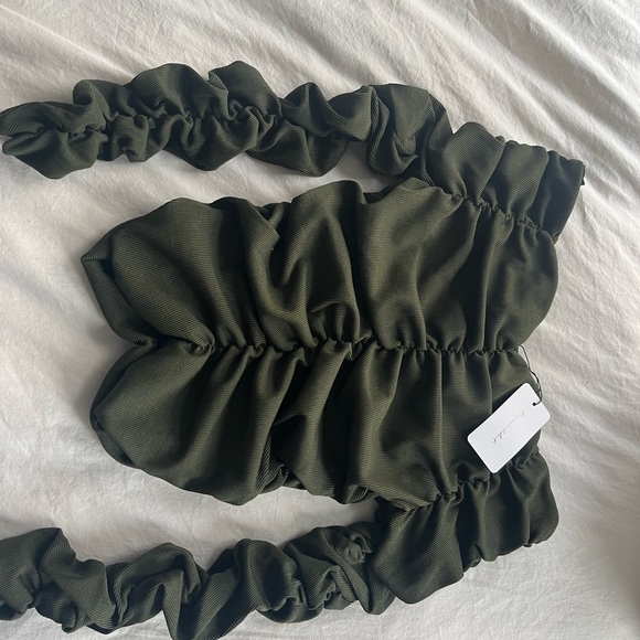 Line And Dot Billie Off Shoulder Top - Picture 3 of 3